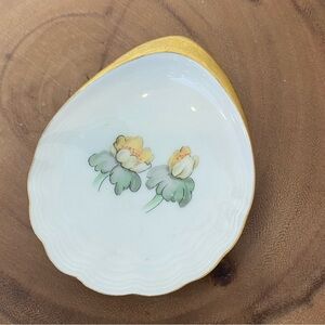 Vintage oyster plate iris print jewelry ring holder